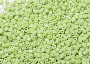 Бисер Чехия рубка 10/0 50г 53410 непрозрачный светло-салатовый